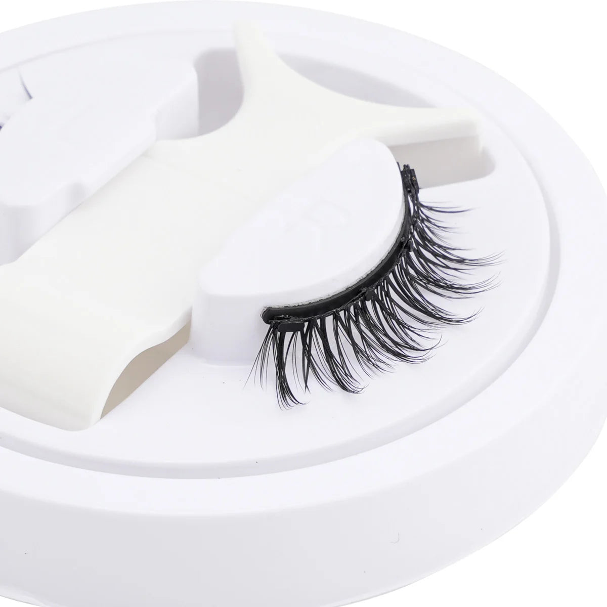 Handgemachte magnetische Wimpern im Etui – stilvolle Verpackung für sicheren Schutz